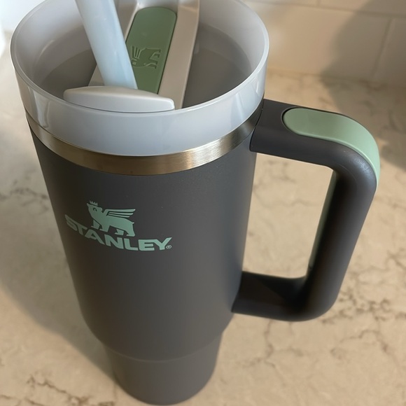 Stanley tumbler. 30oz. NWOT. Charcoal and teal - Picture 2 of 6